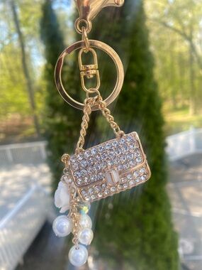 Gold Crystal Mini Purse bag charm Keychain with White Rose and Pearls NWOT